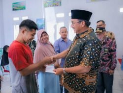Benny Utama Serahkan Bantuan Korban Angin Puting Beliung