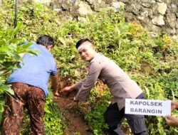 Kapolsek Barangin Ipda Joni Indra, SH Tanam 200 bibit Pohon di Kelurahan Saringan