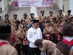 Bupati Lepas Kontingen Pramuka Kabupaten Solok Berangkat Menuju Raimuna Nasional ke-XII Cibubur