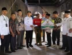 Wabup Pasaman Sabar AS Berikan Bantuan Korban Kebakaran di Kubu Padang Beriang