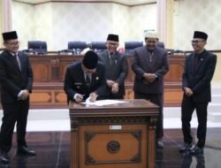 DPRD Agam dan Pemkab Setujui Ranperda Retribusi dan Pajak Daerah