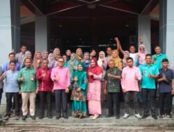 Gelar Perpisahan, Sekretariat DPRD Agam Buncah dan Berurai Air mata