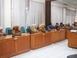 Ketua DPRD Agam Terima Aspirasi Guru Honorer