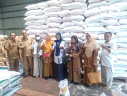 Tim Pengendalian Inflasi Daerah Kabupaten Solok Laksanakan Pemeriksaan Kualitas dan Kuantitas Beras di Gudang Perum Bulog