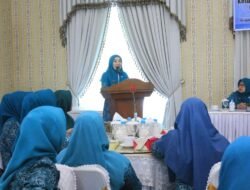 Buka Bimtek Keorganisasian, Ini Harapan Ketua TP.PKK Ny. Denny Sabar AS