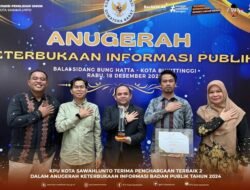 KPU Sawahlunto Raih Penghargaan Badan Publik Informatif Terbaik II se-Sumbar