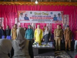 Ketua TP-PKK Kabupaten Solok Hadiri Audiensi Penerima Bansos di Nagari Alahan Panjang