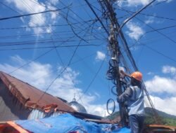 Dukung Program Pemerintah, PLN Icon Plus dan PLN ULP Padang Panjang Tertibkan Jaringan Kabel di Kota Padang Panjang