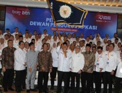 Mendagri Tito Karnavian Lantik Bupati Solok Jon Firman Pandu sebagai Wakil Ketua Umum APKASI