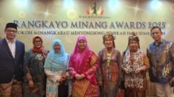 Rangkayo Minang Award 2025, Pimpinan Diniyyah Puteri Jadi Tokoh Inspiratif Wanita