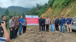 Pengambilan Kayu di Sariek Bayang di Segel, Tim Gabungan Gakkum Kemenhut, Pemkab dan Polres Solok Pasang Plang Penutupan
