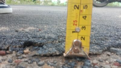 Terkesan asal jadi, Peningkatan jalan Tiyuh Tirta Kencana tuai Sorotan Masyarakat