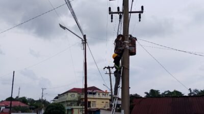Jaga Konsistensi Layanan Telekomunikasi, PLN Icon Plus Lakukan Pemeliharaan Fiber Optik di Minas Jaya, Siak